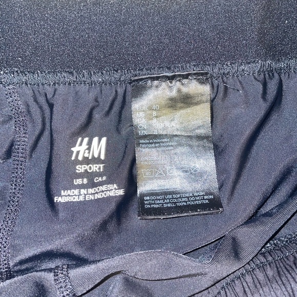 H&M Sport running shorts women size 8 - Picture 4 of 4